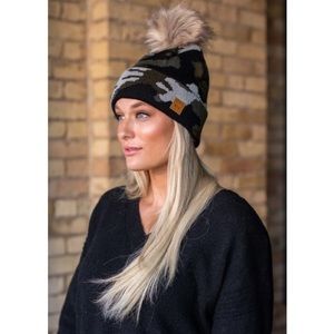 Women’s Camo Pouf Beanie